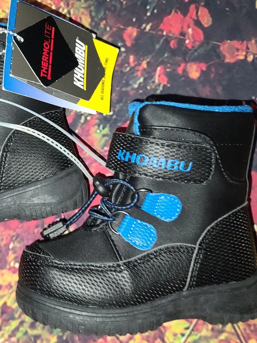 Khombu Thermolite kids black and blue winter snow boots  size 6M NWT